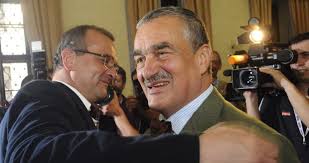 Zde je čekalo asi 150 studentů a pedagogů. Ne Kalousek Top 09 Pripravi O Volice Schwarzenberg Mini Politolog Blesk Cz