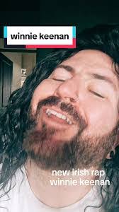 Winnie Bean's Instagram, Twitter & Facebook