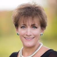 Anne Comer's Instagram, Twitter & Facebook