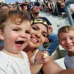 Mary Benevento's Instagram, Twitter & Facebook