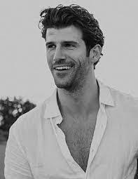 Brian Gills's Instagram, Twitter & Facebook