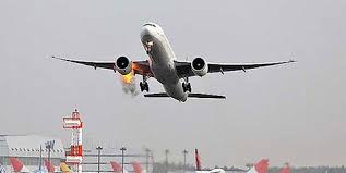 havada yanan uçak ile ilgili görsel sonucu