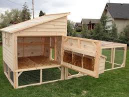 Chicken Coop Door En 2020 Construire Un Poulailler Poulailler Interieur Poulailler Palette