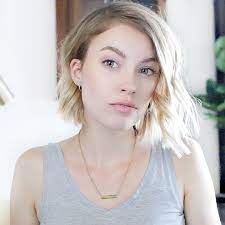 Sarah Therese On Instagram Wondering Why My Makeup Has Been So Minimal And Simple Lately New Video Is Live Cute Hairstyles Makeup Inspiration Pretty People