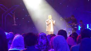 Kumpulan nasyid hijjaz berasa terkejut dan terharu apabila persembahan nyanyian mereka berjudul sumayyah pada minggu pertama konsert gema gegar vaganza malam sabtu lalu menyentuh hati penonton. Hijjaz Srikandi Cinta Gema Gegar Vaganza Youtube