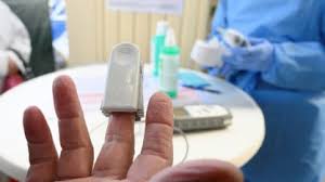 É realizado com swab (cotonete) através da coleta de secreção do nariz. Americanos Poderao Fazer Teste De Covid 19 Nas Farmacias Istoe Dinheiro