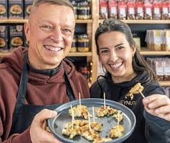 Wenn der Vater mit der Tochter veganes Burger-Glück kreiert