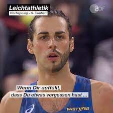 Hochsprung ist eine disziplin in der leichtathletik, bei der ein athlet versucht, beim sprung über eine latte die größtmögliche höhe zu erzielen.die latte ist vier meter lang und so auf zwei ständern gelagert, dass sie bei leichter berührung herunterfällt. Zdf Sport Gianmarco Tamberi Rasiert Die Leichtathletik Hallen Em Und Holt Sich Gold Im Hochsprung Facebook