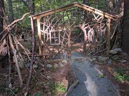 The Secret Garden Hike In Massachusetts Will Make You Feel Like You Re In A Fairytale Garden In The Woods Garden Secret Garden