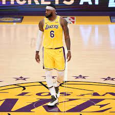 May 24, 2021 · the 2021 nba playoffs have provided fans with some thrilling games to this point, and that continued sunday afternoon in the game 1 matchup between the los angeles lakers and the phoenix suns. Pin By Damian Jimenez On Hardwood Legends Lebron James Nba Live Nba
