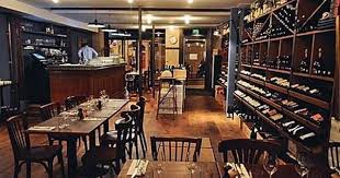 Le Figaro Albion Restaurant World Sur 75010 Paris Restaurant Paris Bar A Vin Restaurant