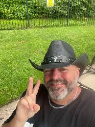 PORTLAND, OREGON Next week I'll be in town with 2 of my boys and looking  for some good sparring. I have a 17/130/open and a 15/135/6. Please text me  346-319-0327