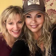 tamara (@tlarsonroy)