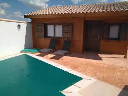 Tiene 220 m² con 4 dormitorios diferentes con baño incluido, amplia cocina. Casa Rural La Dehesilla De Toledo Cobisa Updated 2020 Prices