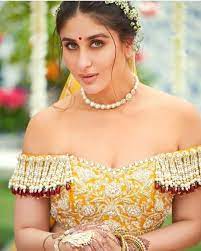 Do You Think Bebo Is The Most Beautiful Bollywood Actress Of Our Times Yes No Veer Most Beautiful Bollywood Actress Beautiful Bollywood Actress Fashion