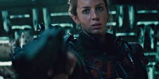 The filming included a helicopter being allowed to land in london's trafalgar square. Emily Blunt Edge Of Tomorrow Novocom Top