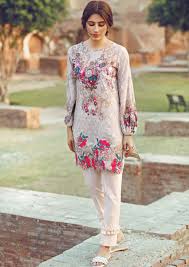 Cross Stitch Eid Collection 2018 Featuring The Gorgeous Syra Shehroz In 2020 Sleeves Designs For Dresses Pakistani Dress Design Pakistani Dresses Casual