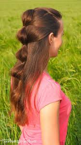 Brautfrisur lange haare halboffen wellen weiße blumen. Wellenzopf Anleitung Eine Einfache Frisur Fur Lange Haare Praxis Tests