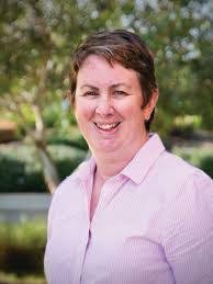 Kylie Holmes's Instagram, Twitter & Facebook