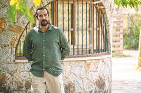 Διάβασε τώρα όλα τα τελευταία νέα από την ελλάδα και τον κόσμο και ενημερώσου άμεσα για τις πρόσφατες ειδήσεις και εξελίξεις! Tasos Noysias O Xarismatikos O H8opoios Se Mia Ef Olhs Ths Ylhs Synentey3h Sto Downtown Downtown Gr