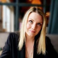 Angela Hamann's Instagram, Twitter & Facebook