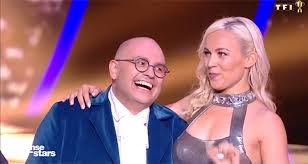 Emmanuelle berne est la danseuse rêvée. Yoann Riou Danse Avec Les Stars 2019 Emmanuelle Berne A Une Patience Infinie Toutelatele