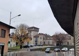 For your convenience, the hotel offers shuttle service to and from the airport. Nearby Castle In Somma Lombardo Va Bild Von Holiday Inn Express Milan Malpensa Airport Somma Lombardo Tripadvisor