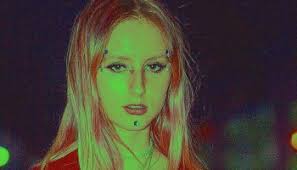 Introducing: Mia Gladstone