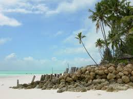 Insieme all'isola di mafia, rientra nelle cosiddette spice islands. Arcipelago Di Zanzibar Wikipedia