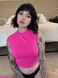 Halia Beamer juicy butt twerking on display