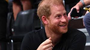 The Way Prince Harry Interacts with Children is Reminiscent of Princess  Diana, Body Language Expert Says