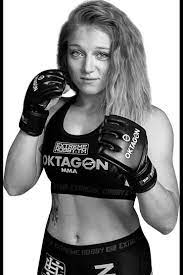 Rukavice mma venum gldtr 4.0. Sandra Maskova Oktagon Mma