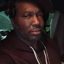 Can @usher match @tinashenow'a freak? 😝 #BETAwards