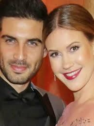 Taylor Swift empfängt Hochzeitspaar