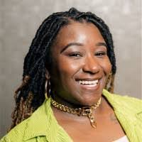 Gina Dunn's Instagram, Twitter & Facebook