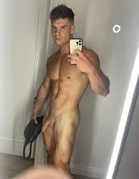 Malik Delgaty gay porn pictures and videos