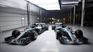 Es ging aus dem britischen rennstall brawn gp hervor. 2018 Vs 2017 Mercedes F1 Car Explained Youtube