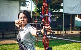 Maybe you would like to learn more about one of these? Kisah Keberanian Dellie Threesyadinda Taklukkan Busur Panah Okezone Lifestyle