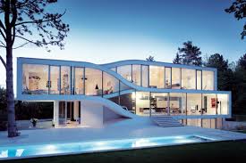 Dieses haus (modernes haus) von 300 m², mit 5267 m² grundstücksfläche besteht aus 7 zimmern , darunter 5 schlafzimmer, 1 badezimmer und 2 wc. Schwimmbad Mit Perspektive Schwimmbad Zu Hause De