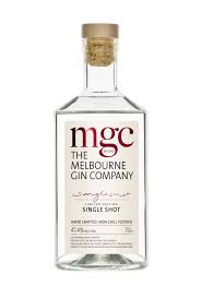Il est planté à proximité des voies de rer et il salue chaque matin les arrivants. Melbourne Gin Company Single Shot 47 4 Spirits Of France