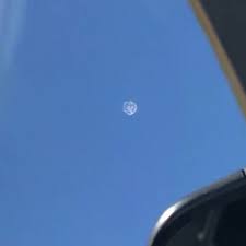 The object at first looks like a chinese lantern, but i notice that it has no bering candle and no round. Pentagon Confirms Pictures Of Ufos Over Us Warships Are Real And Were Taken By Navy Mirror Online