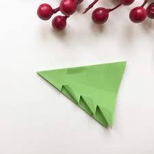 Se siete amanti degli alberi di natale, o se volete un origami che stia in piedi, qui trovate anche le istruzioni dell'albero di natale origami. Origami Albero Di Natale Istruzioni Per Realizzarne Uno