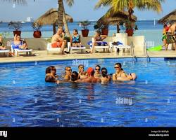 people enjoying various resort activitiesの画像