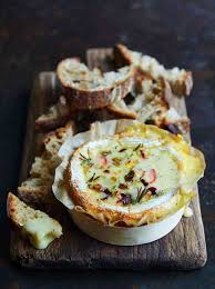 James trevor oliver mbe (nacido en essex, condado al sureste de inglaterra, el 27 de mayo de 1975) es un cocinero británico. Jamie Keep Cooking At Christmas Jamie Oliver Christmas Tv Show Christmas Jamie Oliver