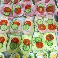 Bildergebnis Fur Belegte Brotchen Schon Garnieren Belegte Brotchen Brotchen Happchen
