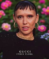 Beautiful Miley Cyrus debuts her first fragrance with Gucci 💕👑👏