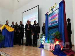 Rayuan najib hakim mahkamah tinggi macam pendakwa raya kedua shafee. Pelajar Dibelasah Polis Tunggu Keputusan Timbalan Pendakwa Raya