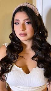 Who can recommend a photographer for a XV year photoshoot?