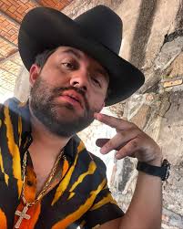 Andaba laborando con el viejo 🎤