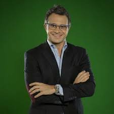 Sergio lapegue is a journalist from argentina. Fernando Molinero Se Hizo Flor De Siesta Y Sergio Lapegue Aprovecho El Momento
